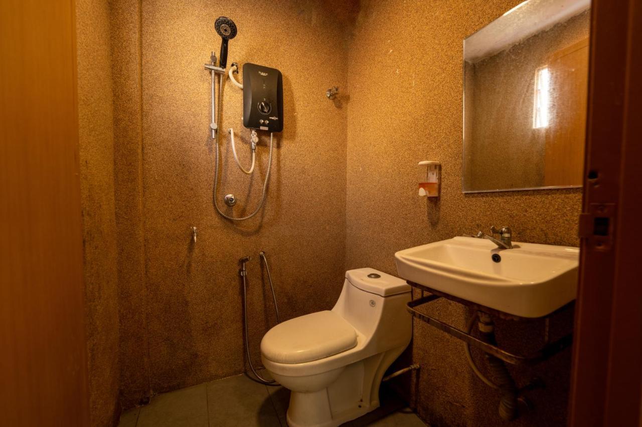 Mary J Hotel Family 10 Pax Room Kota Bharu Ngoại thất bức ảnh